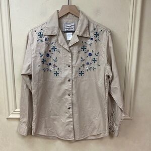 Vintage Wrangler Western Wear Embroidered Button Down Shirt